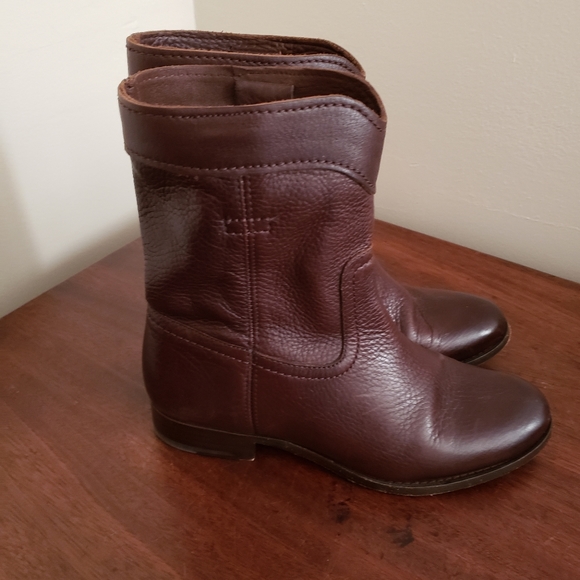 Frye Shoes - Frye Leather No-Zip Ankle Boots size 6B